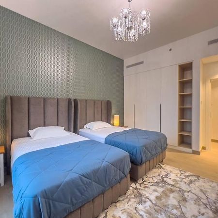 Lovely 2-Bedroom Vacation Home Near Beach Dubaj Kültér fotó