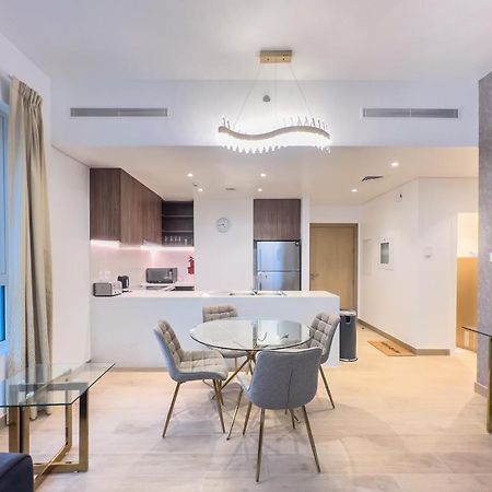 Lovely 2-Bedroom Vacation Home Near Beach Dubaj Kültér fotó
