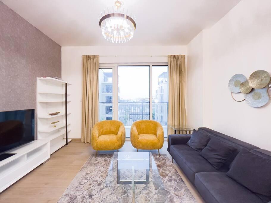 Lovely 2-Bedroom Vacation Home Near Beach Dubaj Kültér fotó