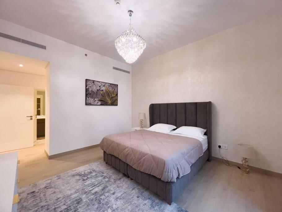Lovely 2-Bedroom Vacation Home Near Beach Dubaj Kültér fotó