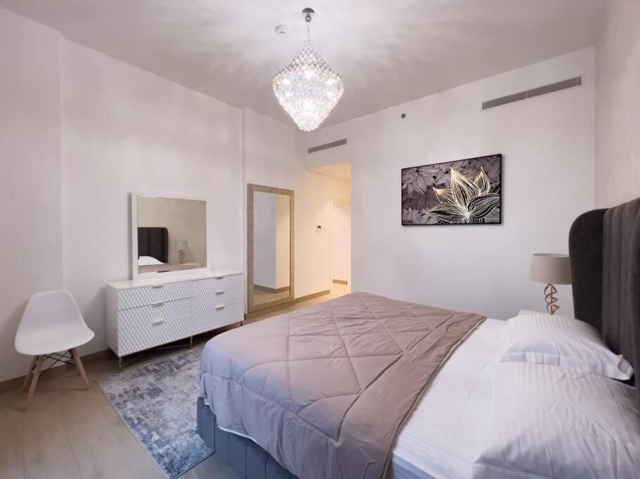 Lovely 2-Bedroom Vacation Home Near Beach Dubaj Kültér fotó