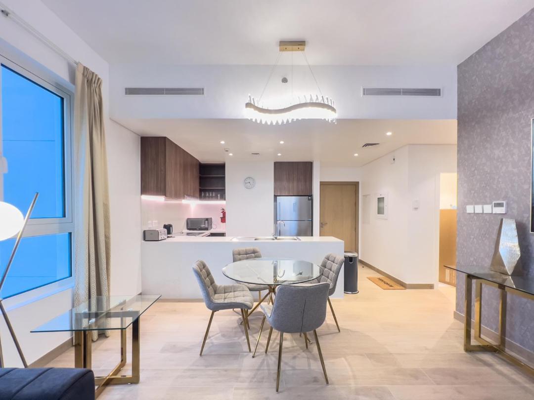 Lovely 2-Bedroom Vacation Home Near Beach Dubaj Kültér fotó